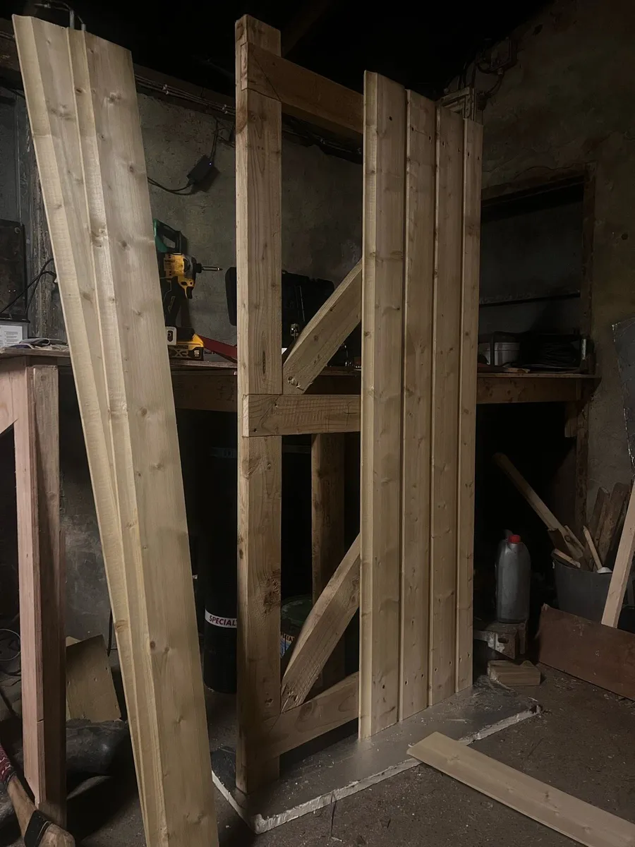 Timber side gates - Image 4