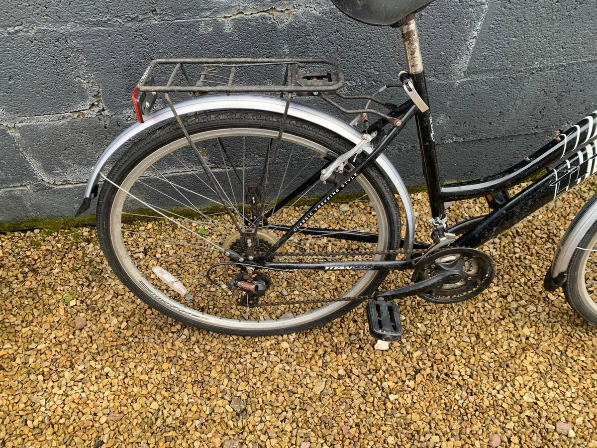 Ladies bicycle - Image 4