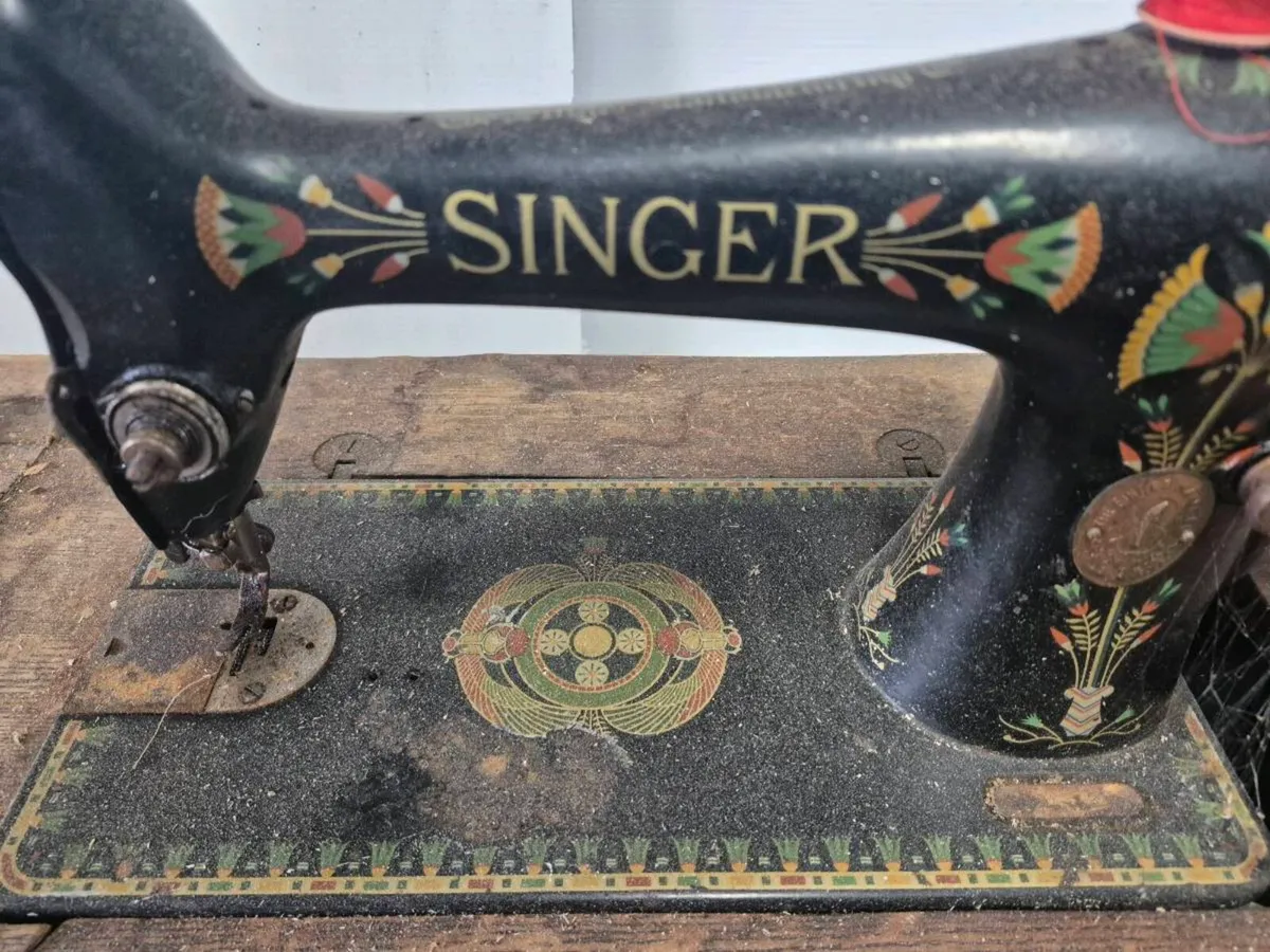 Singer sewing machine vintage clearance - Image 3