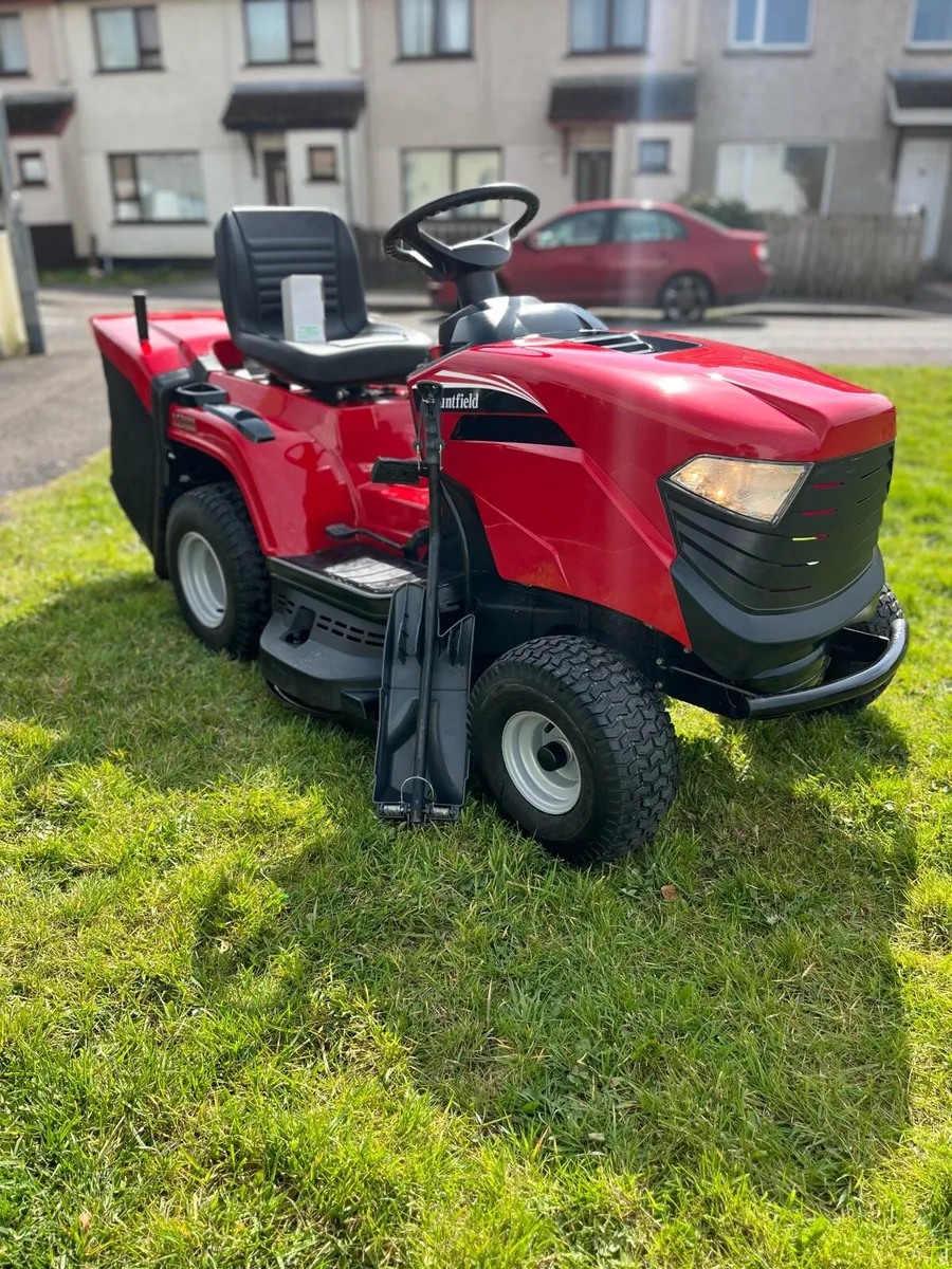 Mountfield petrol ride on lawnmower - Image 2