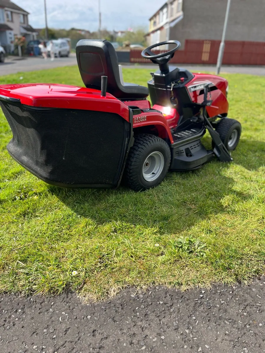 Mountfield petrol ride on lawnmower - Image 3