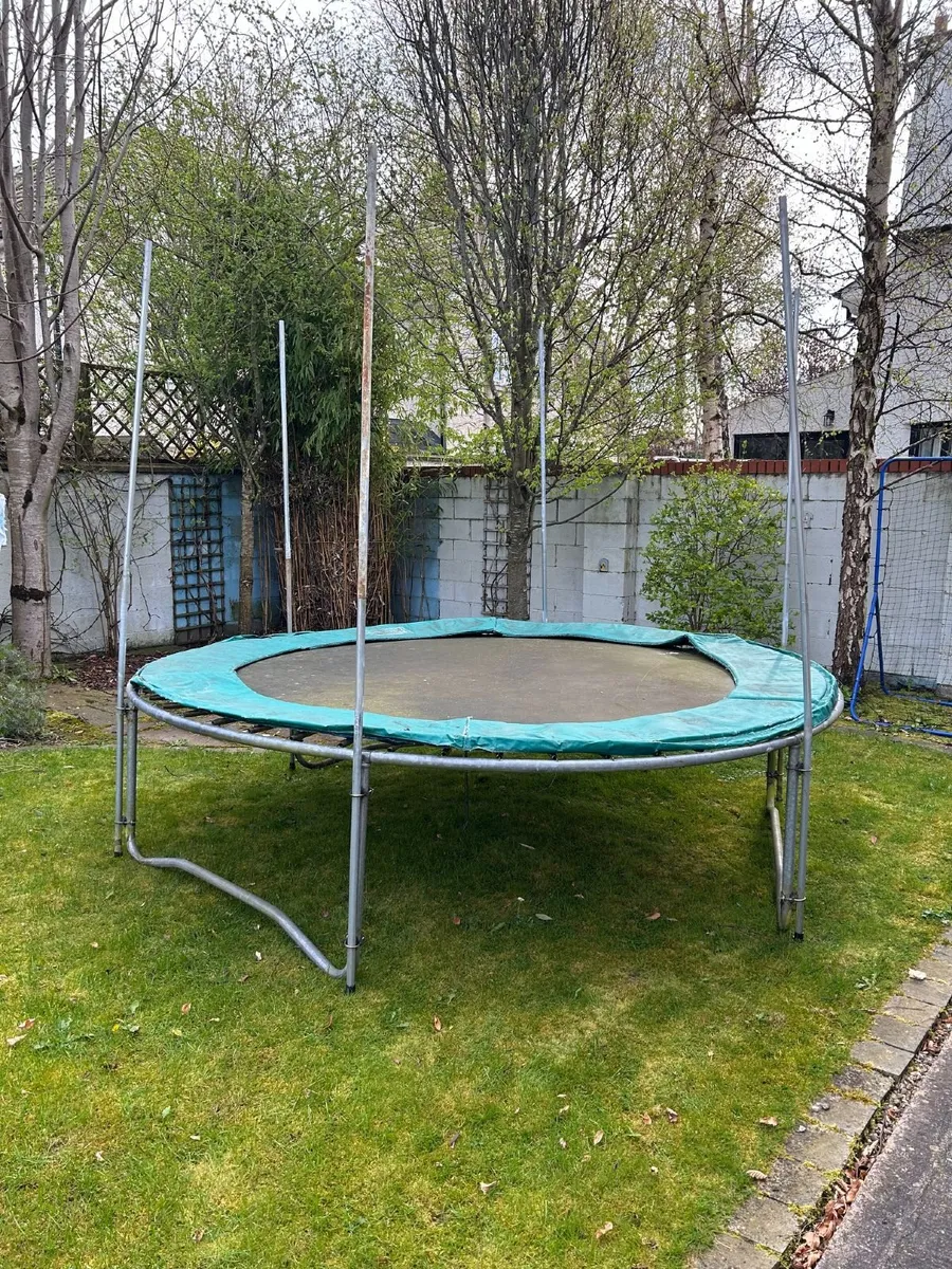 High-Performance 12ft Trampoline – Quality Build, - Image 1