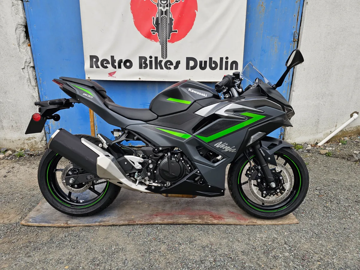 2025 Kawasaki Ninja 500 - Image 3