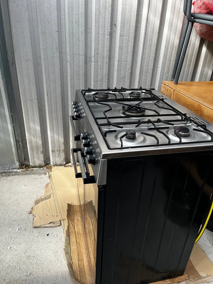 Beko Double Oven Cooker & NordMende Extractor - Image 1