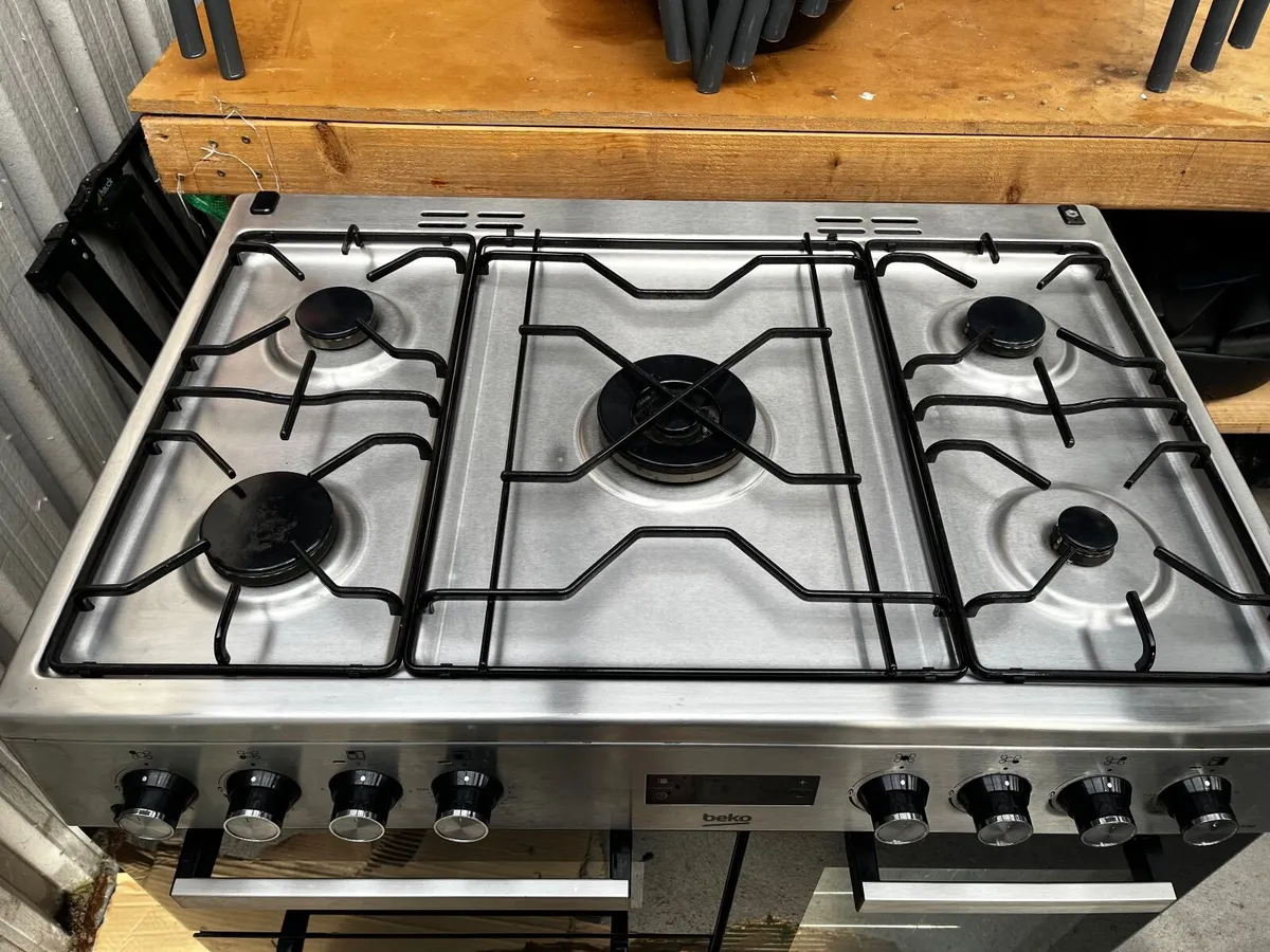 Beko Double Oven Cooker & NordMende Extractor - Image 2