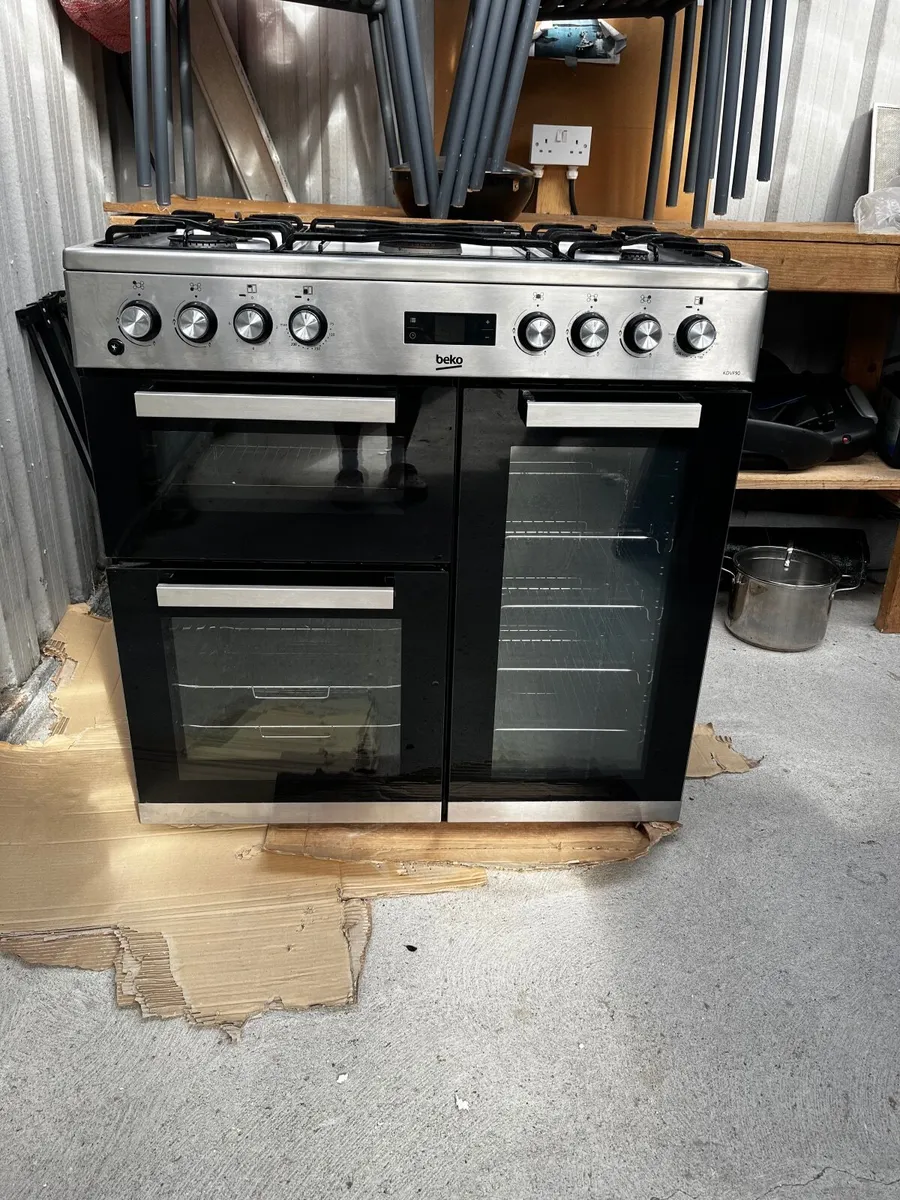 Beko Double Oven Cooker & NordMende Extractor - Image 3