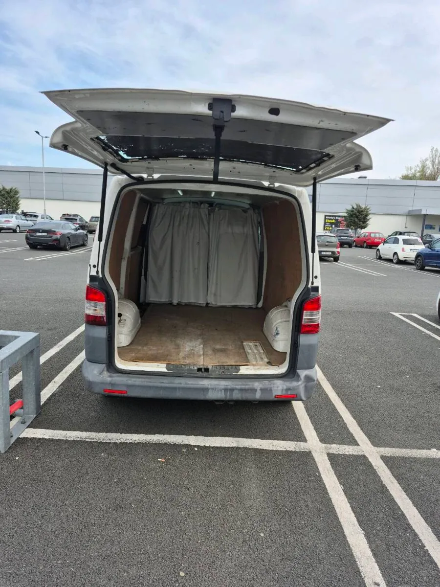 Volkswagen Transporter 2011 - Image 4