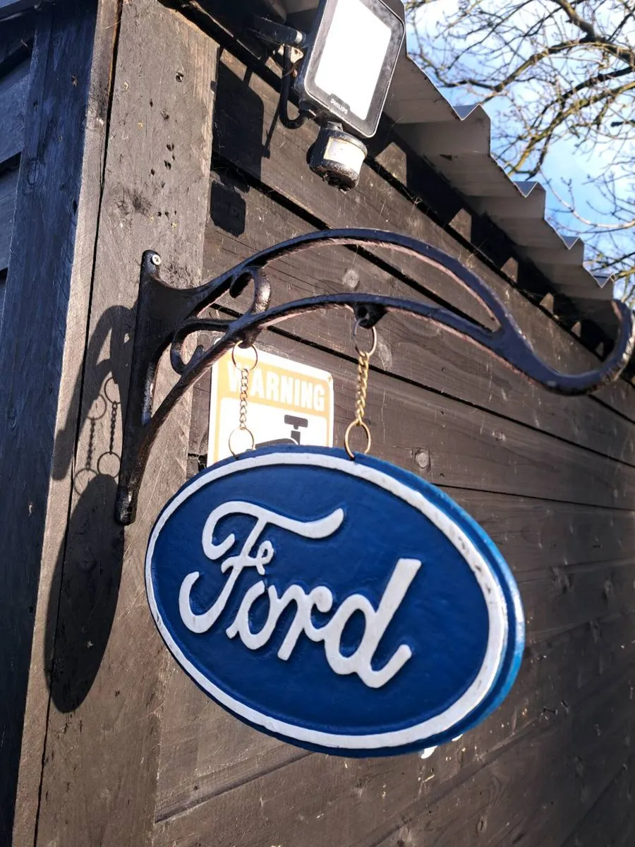 Ford hanging cast iron sign - Image 3