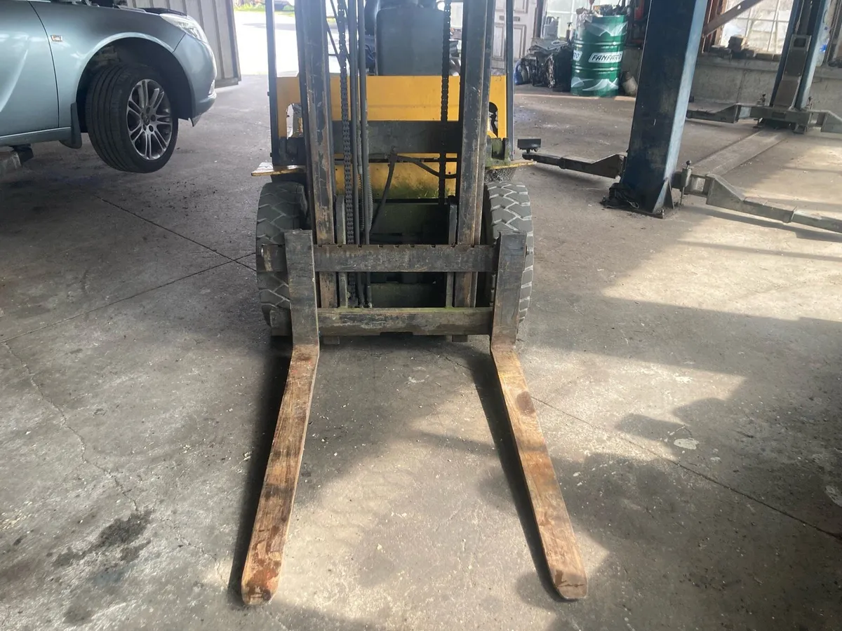 Forklift - Image 4