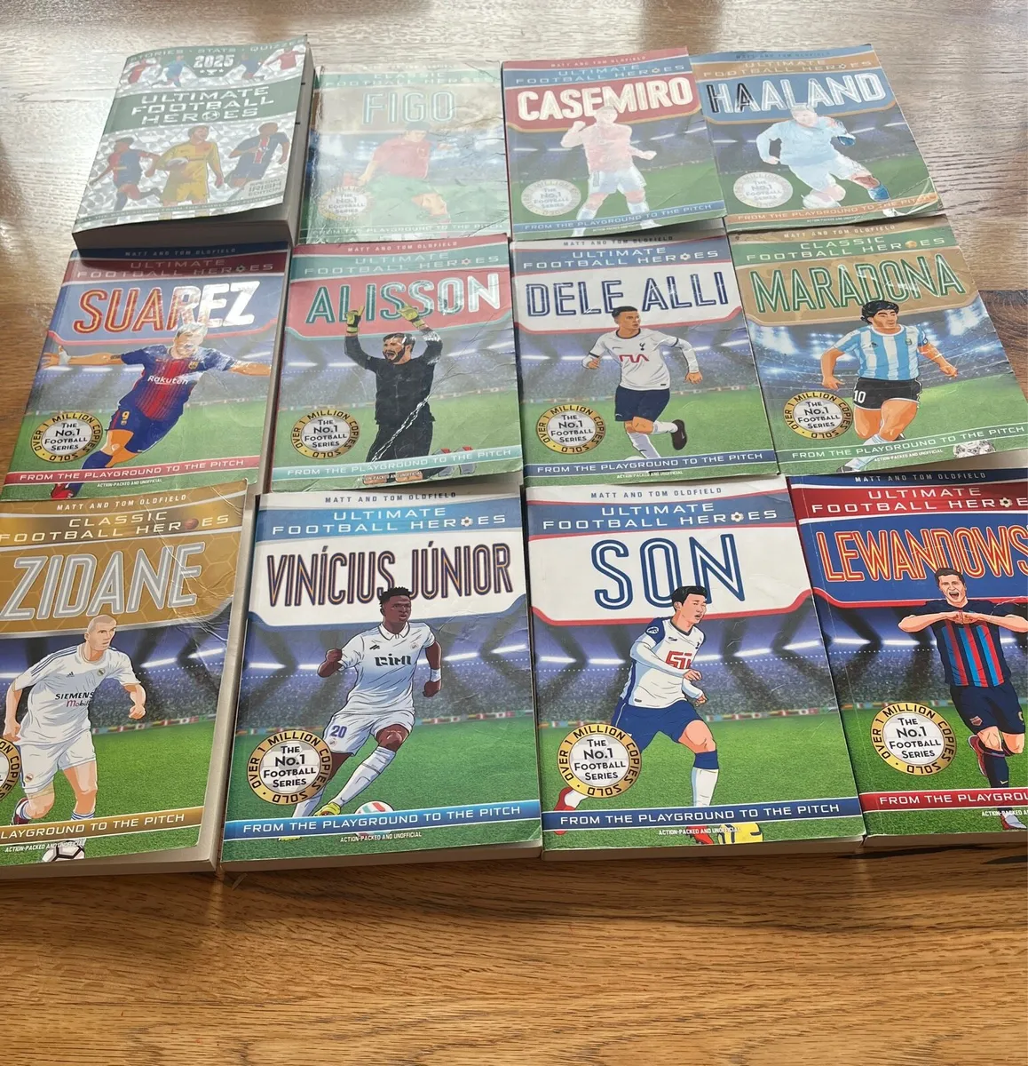 Kids Books - Ultimate Football Heros Books - Image 1