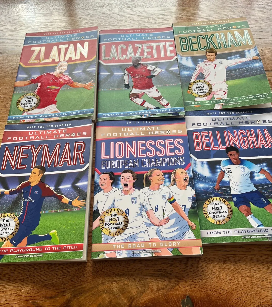 Kids Books - Ultimate Football Heros Books - Image 2