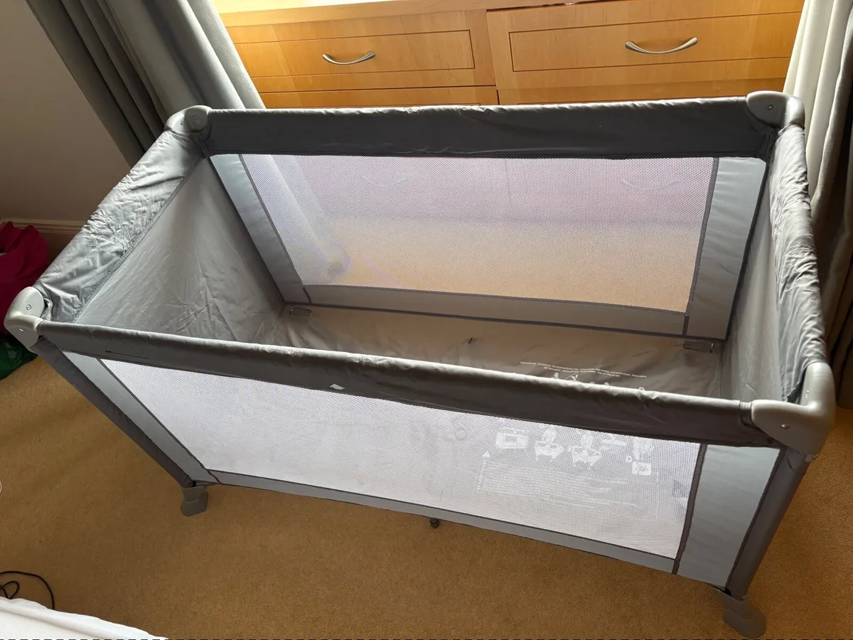 Bebe Comfort Travel cot - Image 4