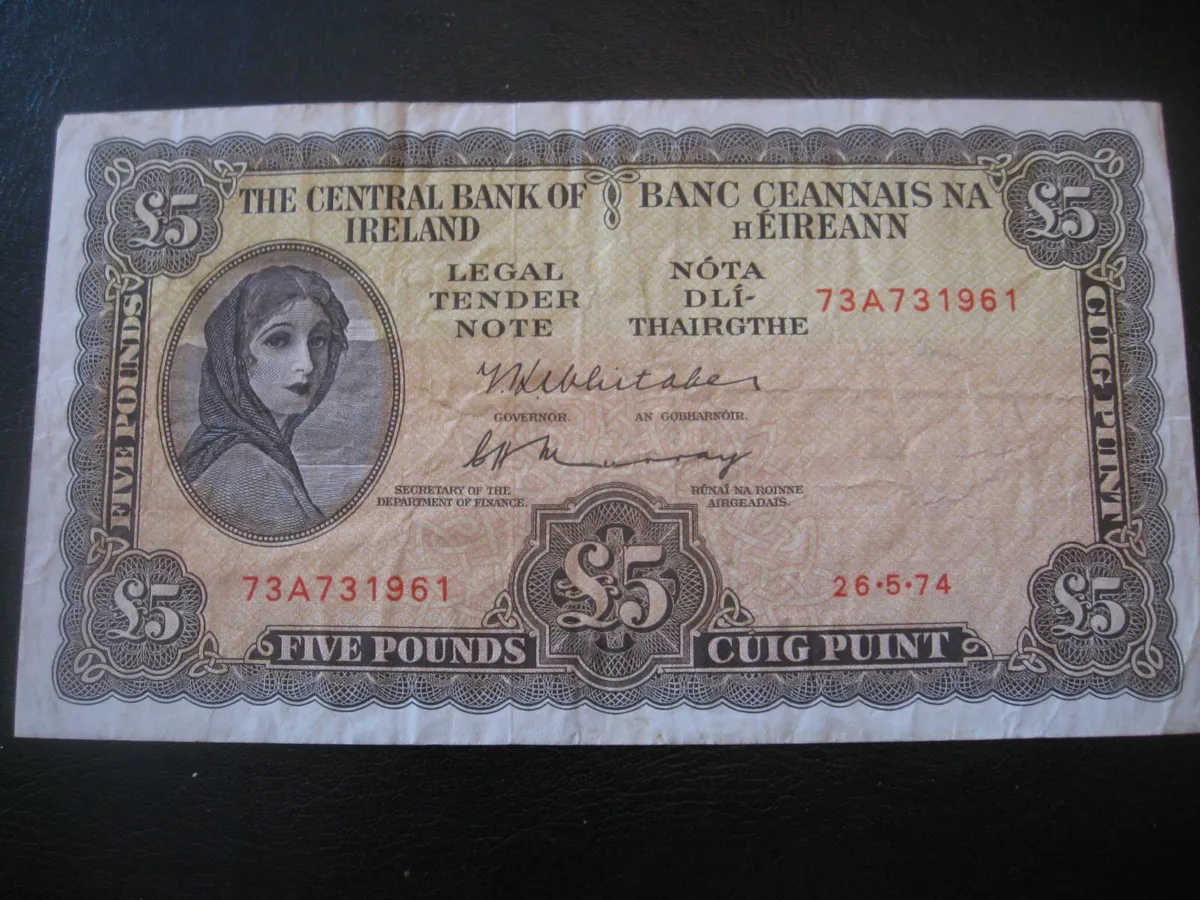 5 Pound Lavery Notes - 40 Euros Each - Image 3