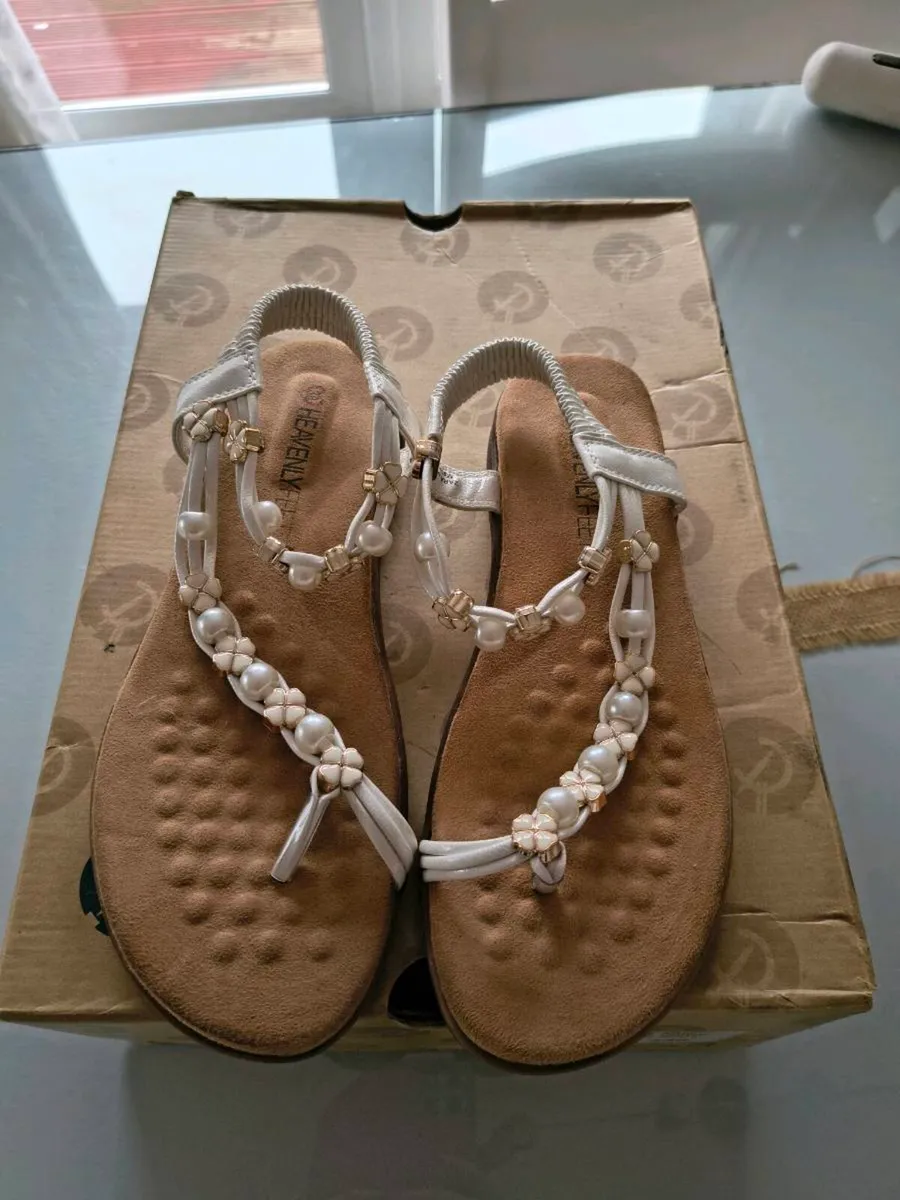 Heavenly feet sandals - Image 1