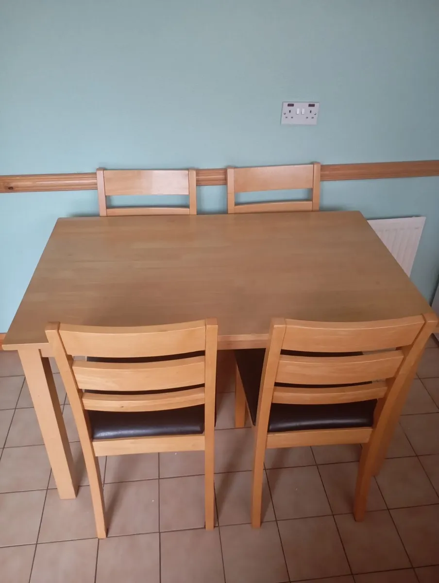Free - Kitchen table - Image 1