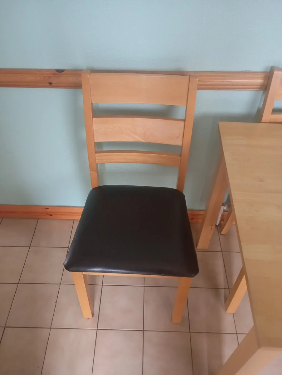 Free - Kitchen table - Image 2