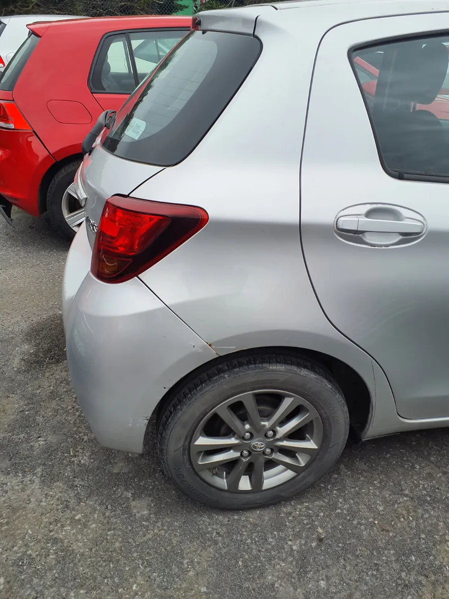 Toyota yaris 2017 light damage - Image 4