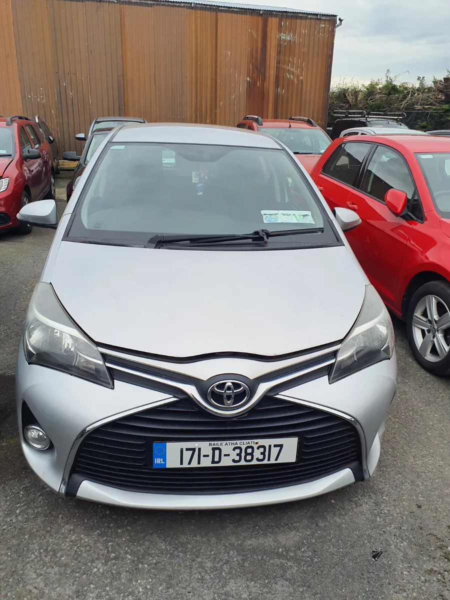 Toyota yaris 2017 light damage - Image 1