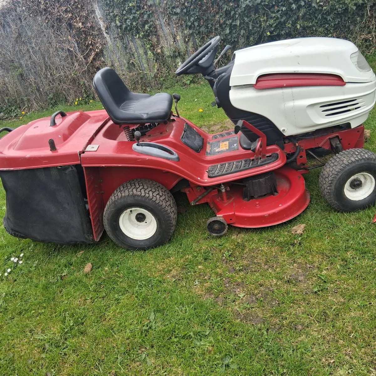 MTD Ride on mower - Image 1
