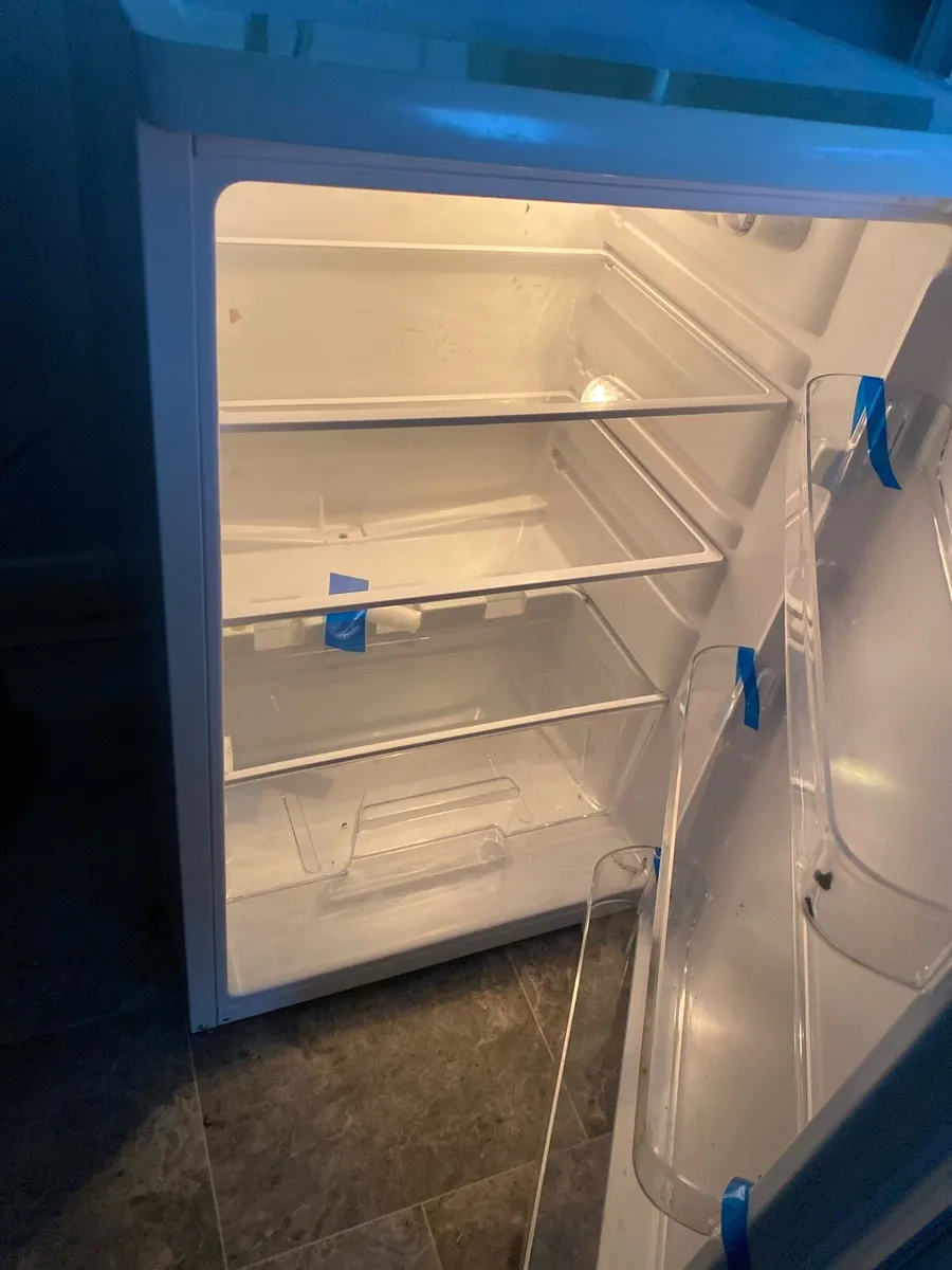Small fridge - Image 1