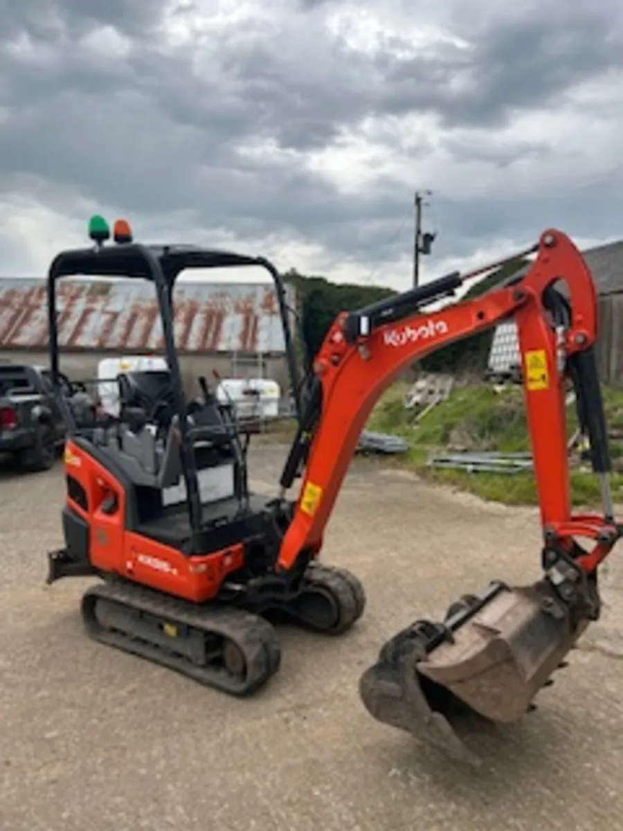 Kubota KX015-4 Mini Excavator 1.5T - Image 1