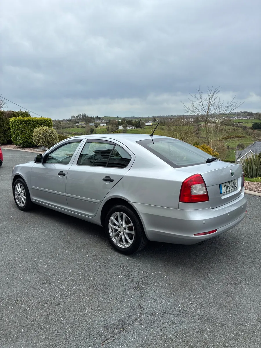 131 Skoda Octavia Active 1.2 Petrol Auto - Image 4