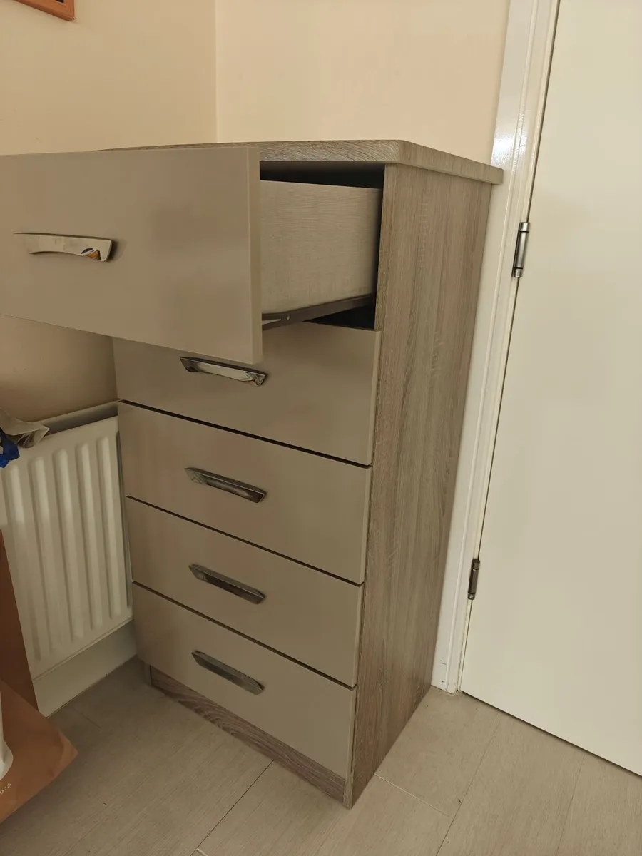 Modern 5-Drawer Chest – Grey Gloss & Oak Finish - Image 2