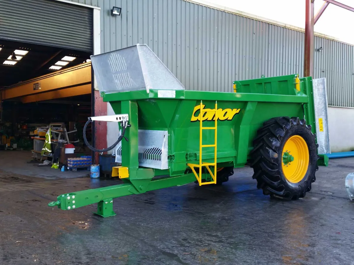 Conor Rear Dischage Spreaders - Image 3