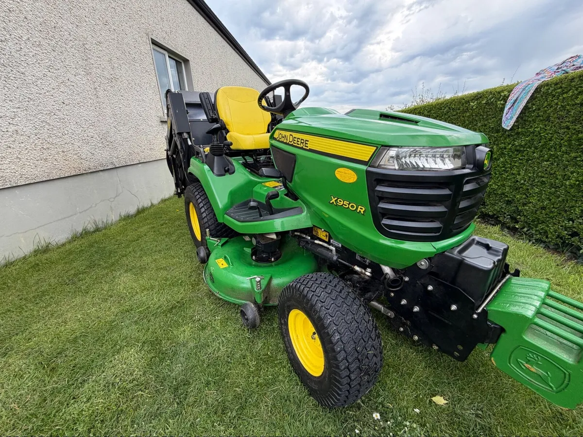 John Deere Ride on lawnmower - Image 4