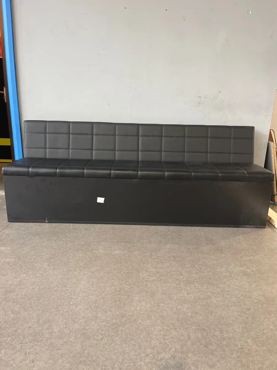 Barber shop furniture - Image 1