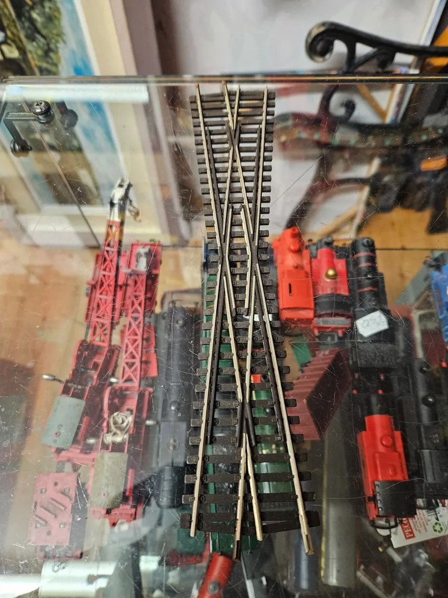 Hornby Peco OO Gauge Crossover - Image 1