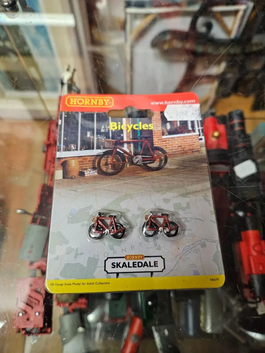 Hornby OO Gauge Bicycles - Image 1
