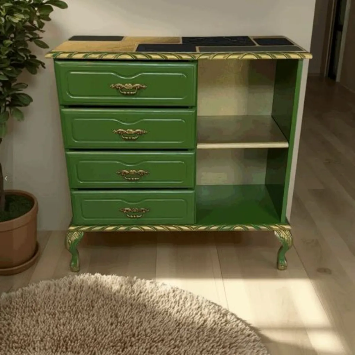 Sophisticated Green Console Table for Modern Inter - Image 1