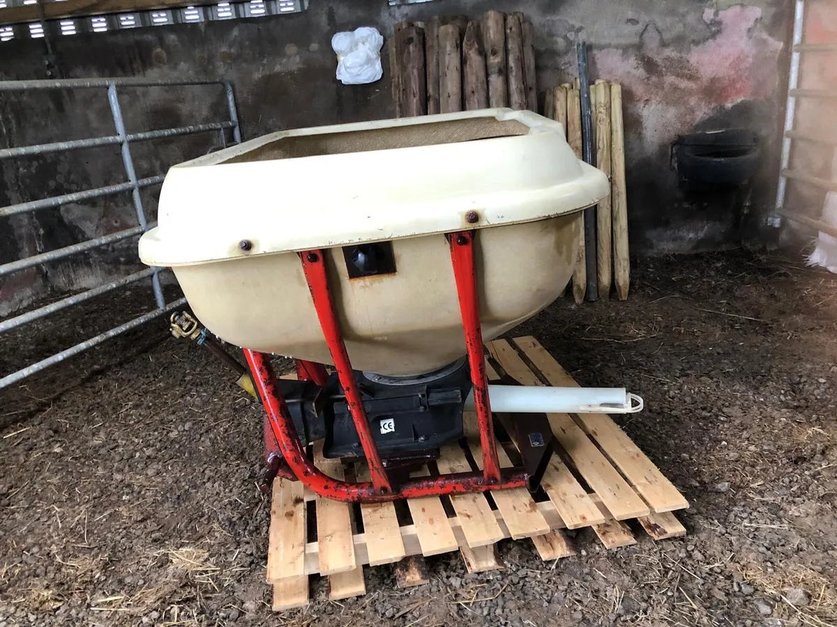 Fertiliser Spreader - Image 1