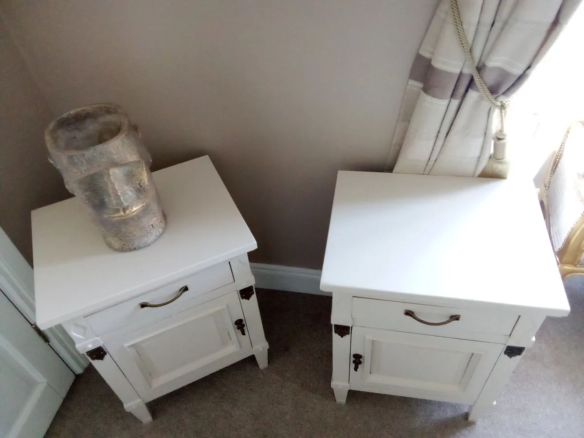 Bedside lockers, matching pair - Image 2
