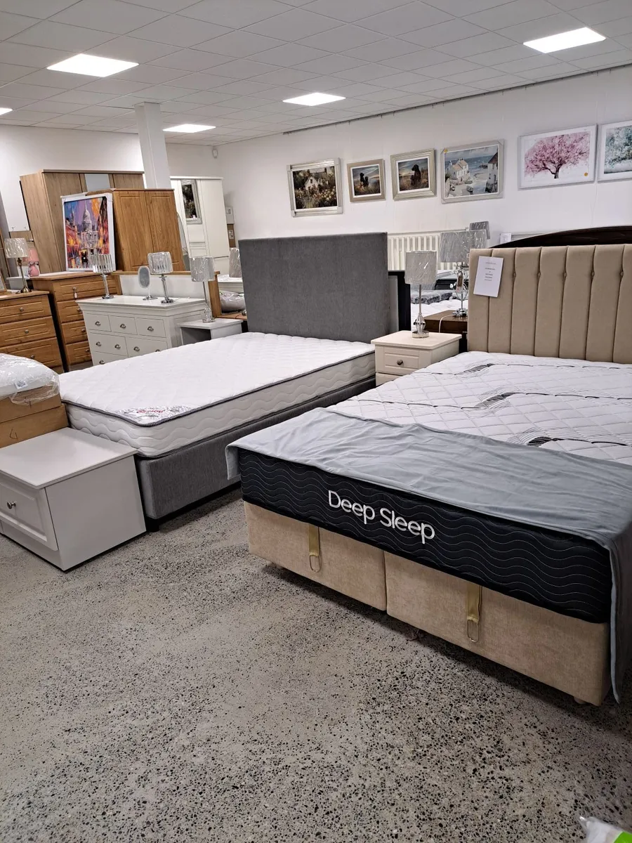 Double bed - Image 1