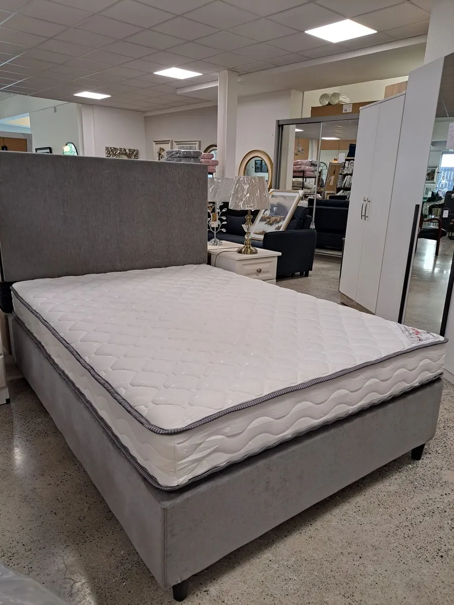 Double bed - Image 2