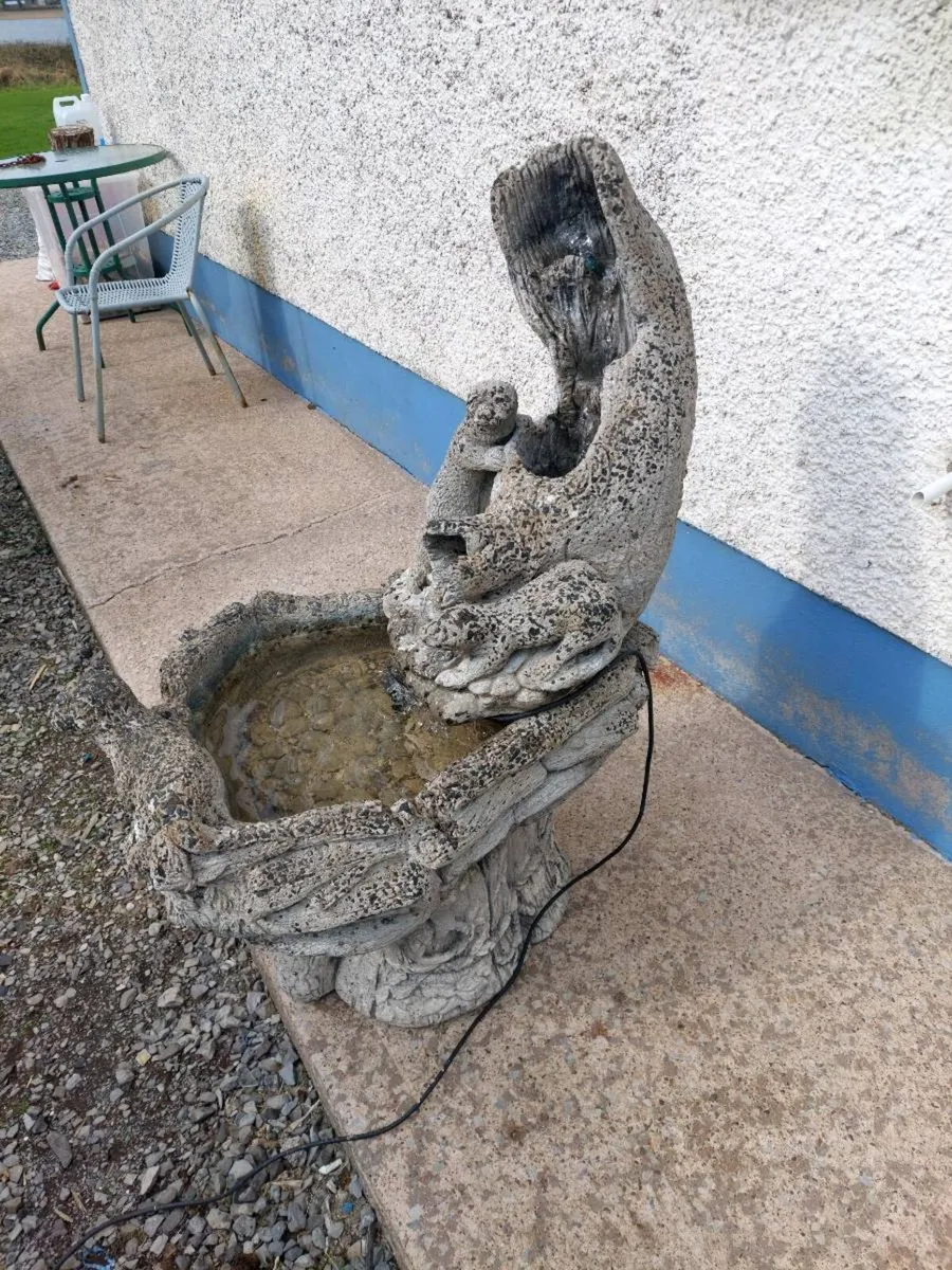 water fountain - Image 1