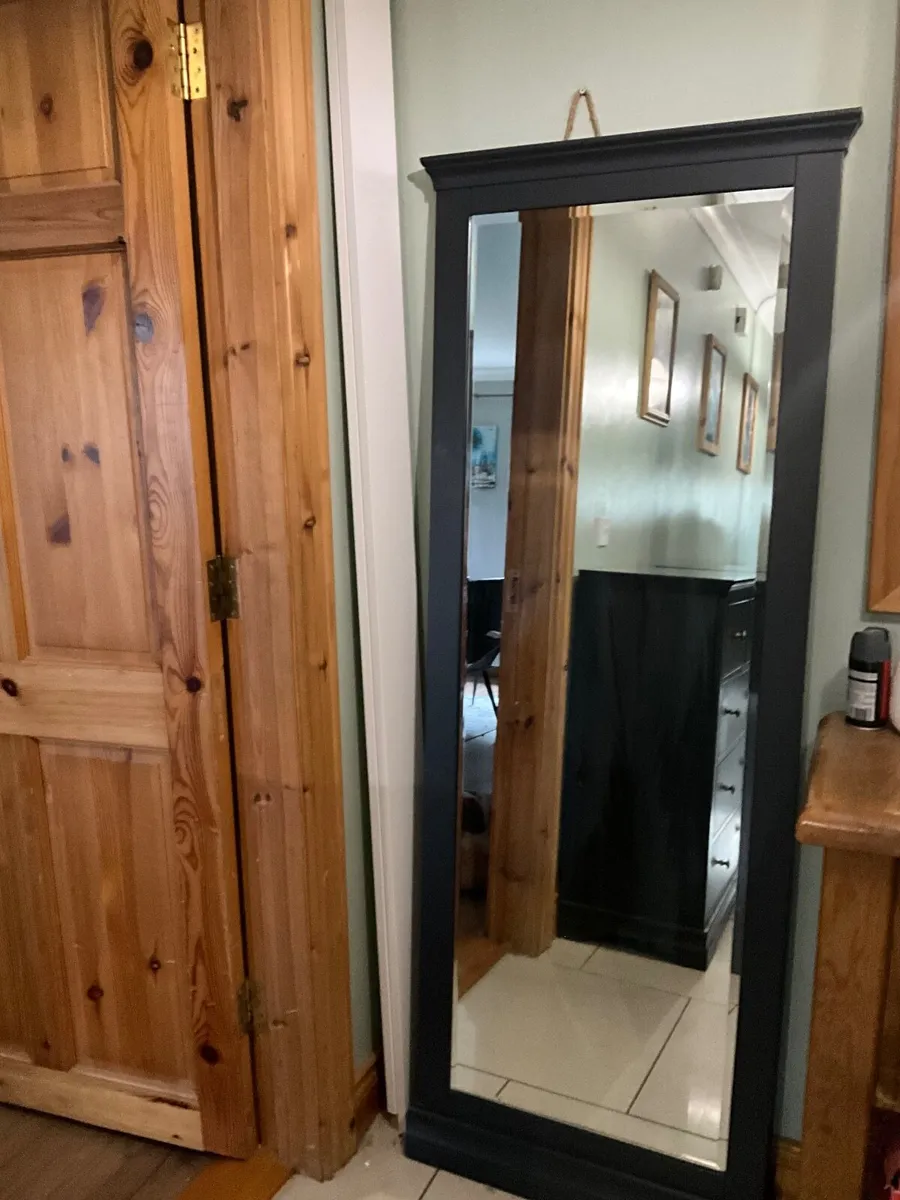 Bedroom furniture - Image 3