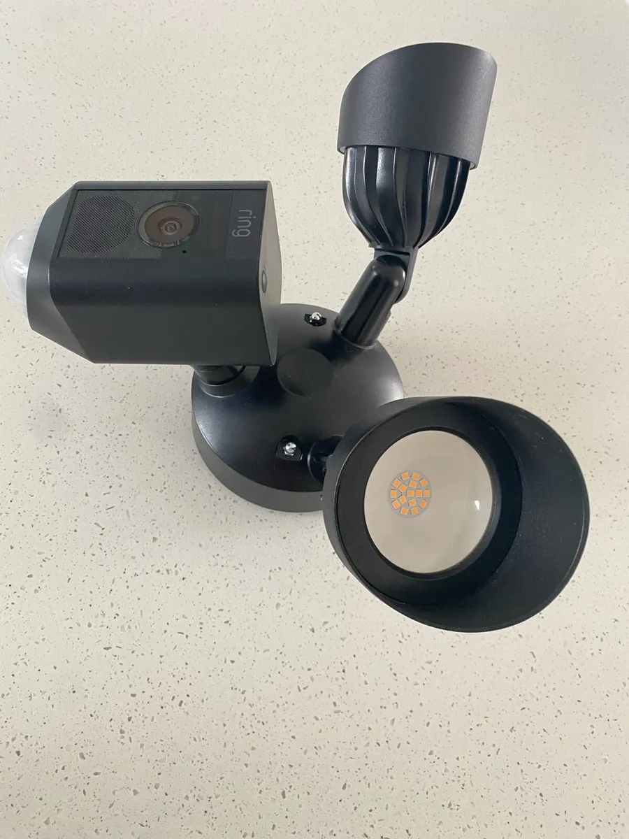 Ring Floodlight Wired Plus Full HD 1080p Wifi - Image 3