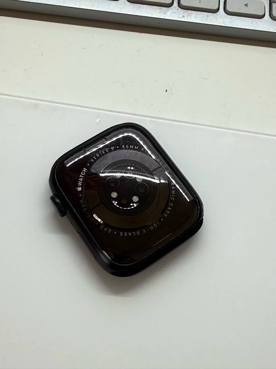 Apple Watch s9 45mm - Image 3