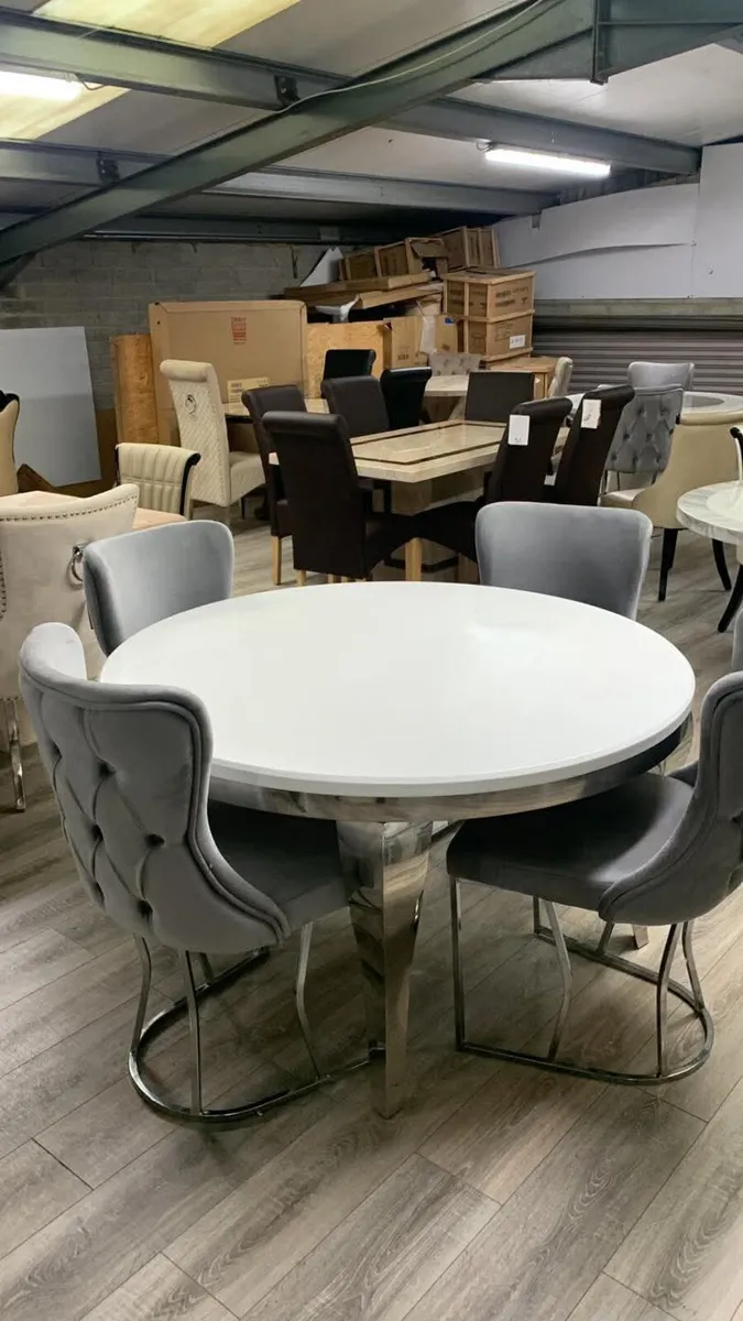 Round Kitchen Dining Table With Chairs - Image 4