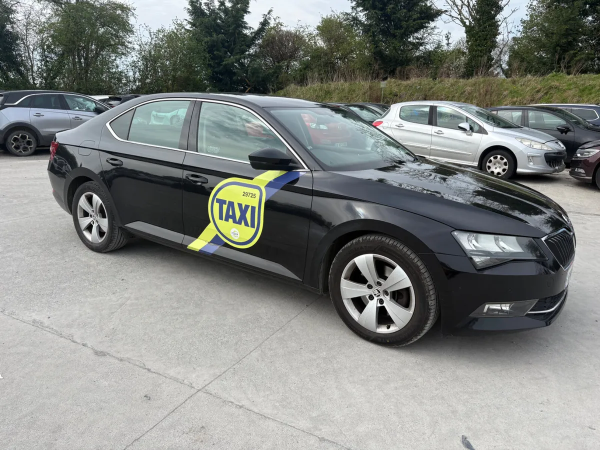 2016 Skoda Supurb *For Parts* - Image 1