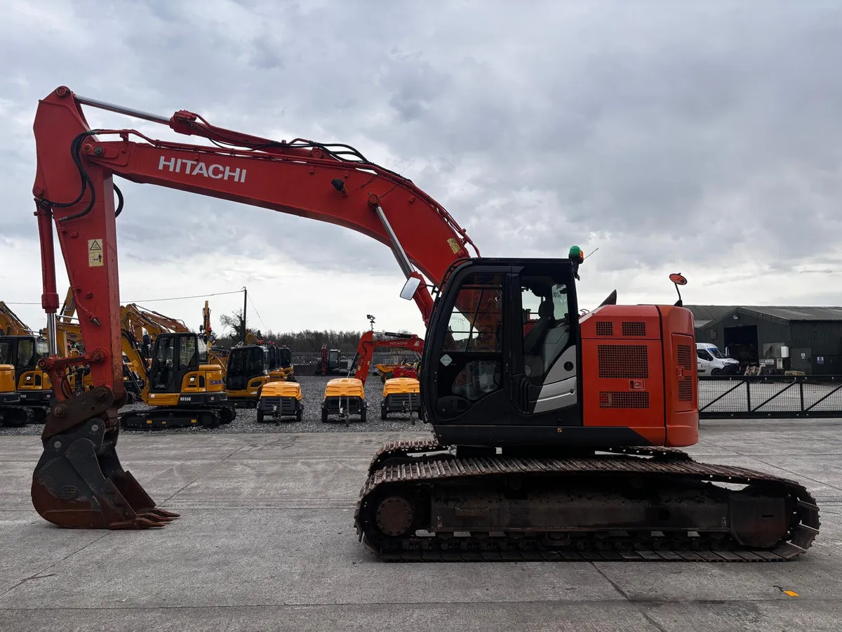2016 Hitachi Zaxis 225 -5 - Image 1