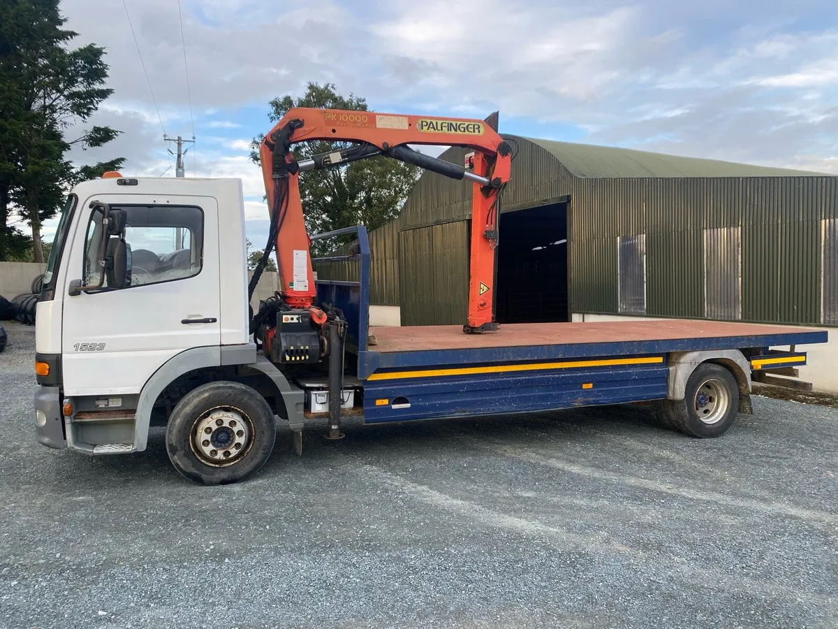 Mercedes 1523 atego with crane - Image 1