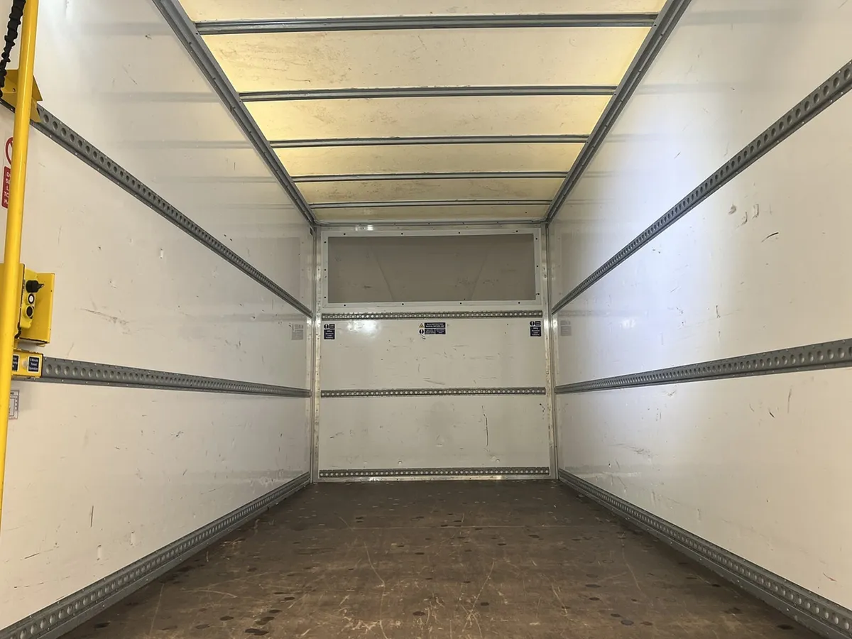 2024 Ford Transit Luton Box Van - Image 3