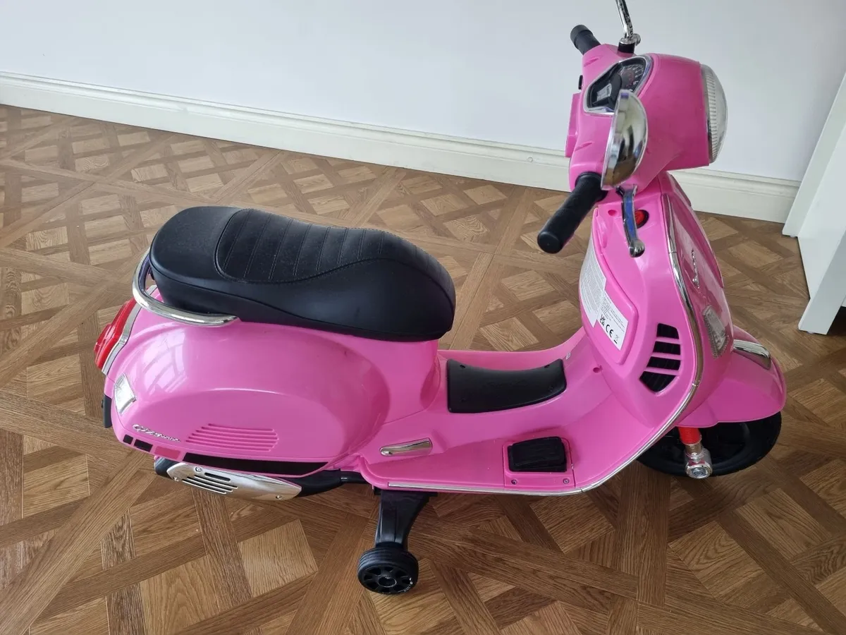 Toy motorcycle - Image 2