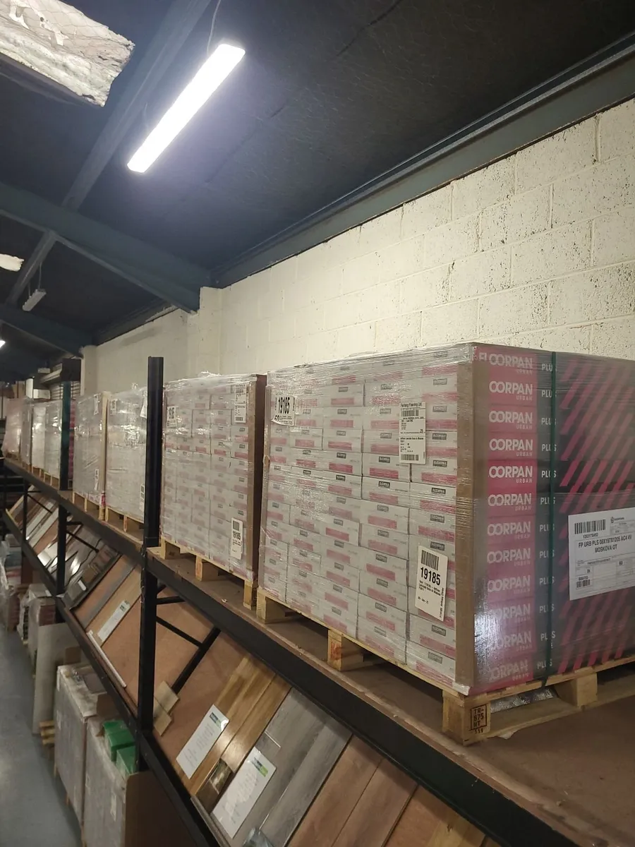8mm laminated click flooring - warehouse - Image 2