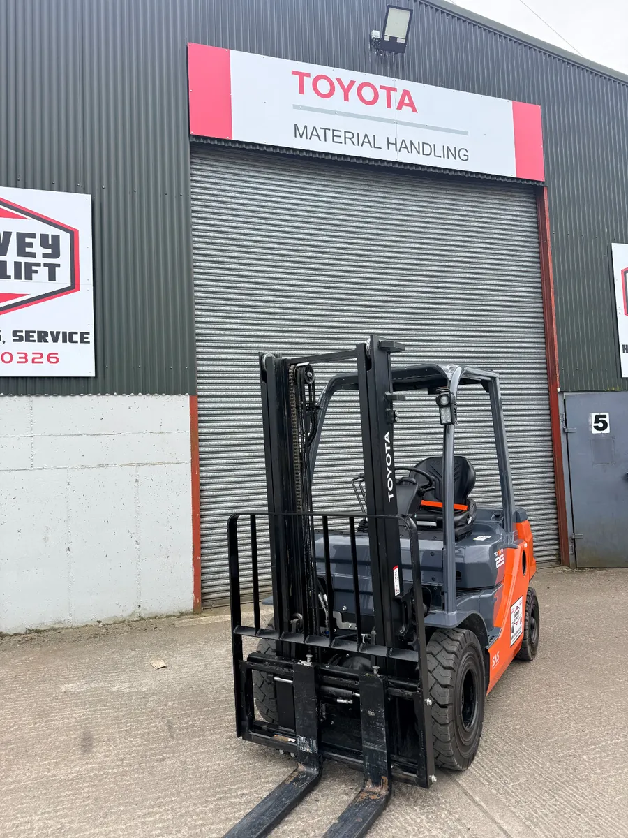Toyota 2.5 Diesel Forklift 2024 Only 103 Hours - Image 2