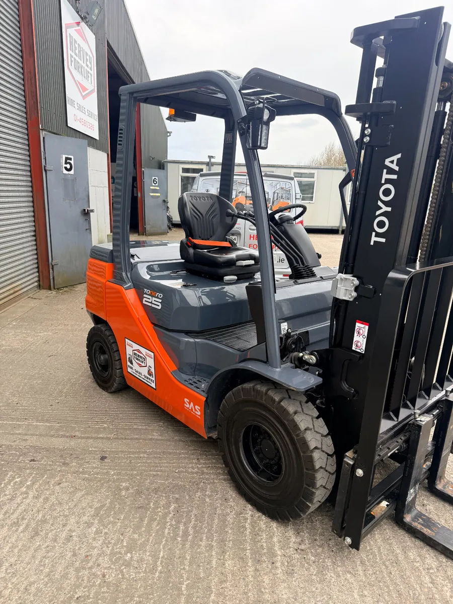 Toyota 2.5 Diesel Forklift 2024 Only 103 Hours - Image 3